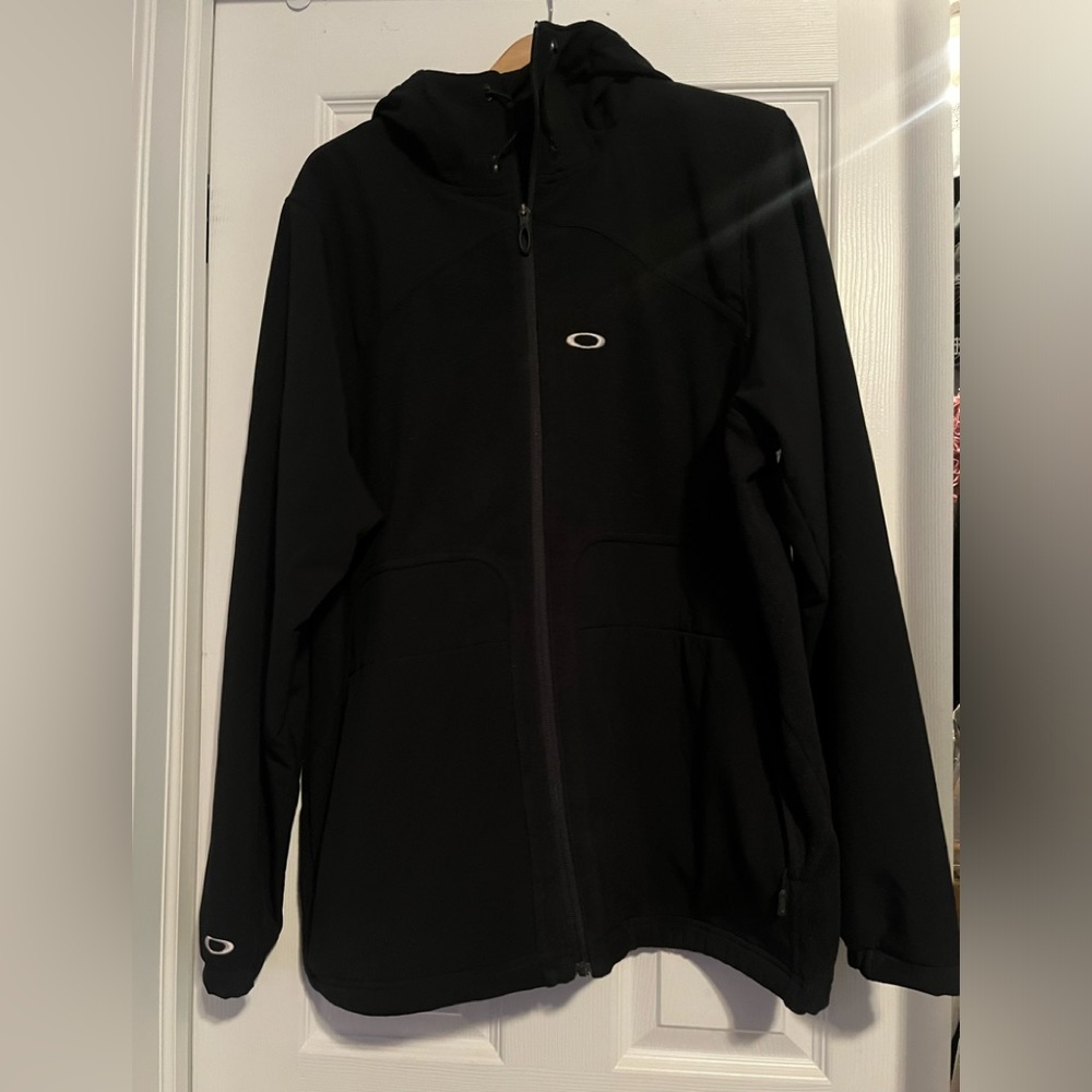 #32- Men’s Oakley Jacket